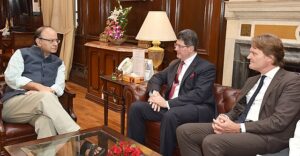 The managing director and bank treasurer of the World Bank in a meeting with the Union Minister for finance and corporate affairs of India, on September 9, 2016