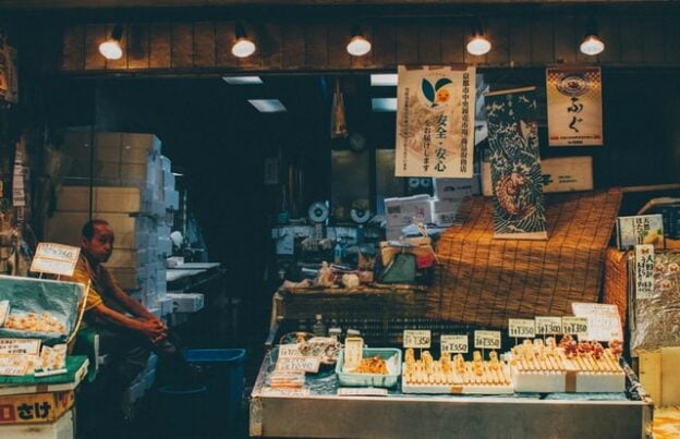 Market Vendor Job Description Duties Skills Career Path Jinn