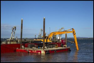 Dredging supervisor article illustration