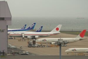 Airport maintenance technician article illustration