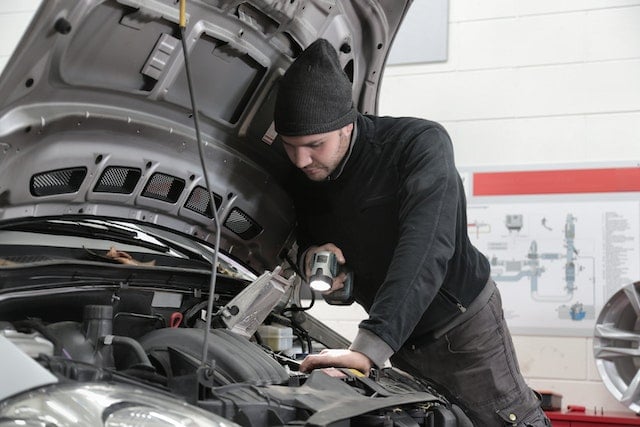 An automotive engineering technician