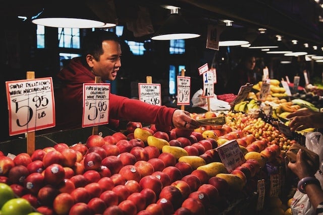 A fruit sales assistant